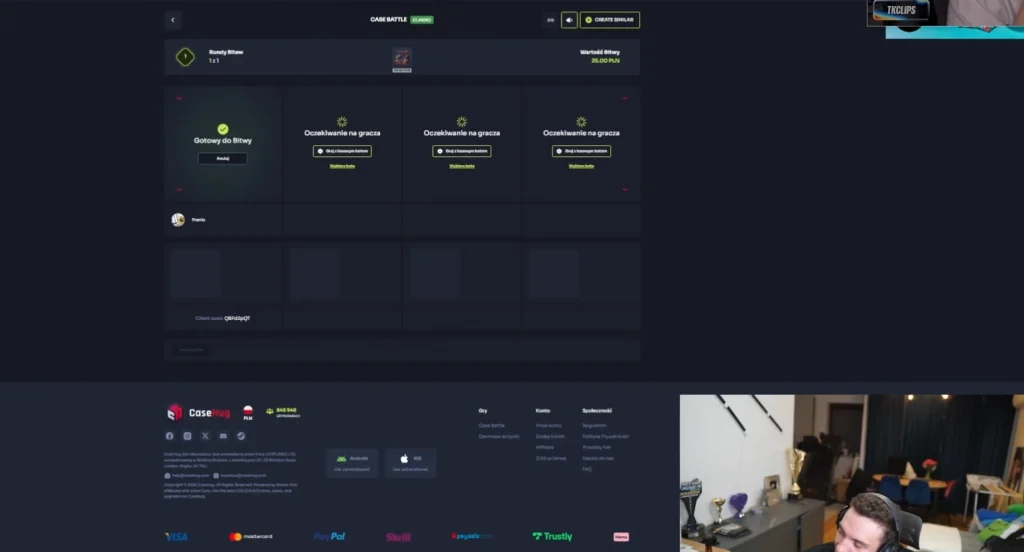 Żetony i karty na stole w kasynie online